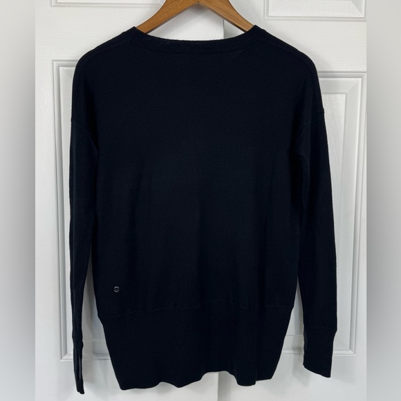 Lululemon Sweater Size 2 Black Long Sleeve Pullover Knit‎ - Picture 2 of 6